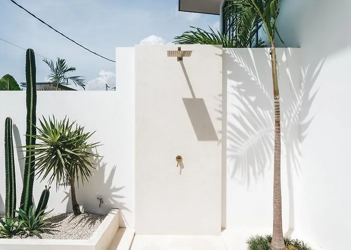 Alua White Umalas Villa